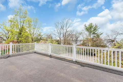 $1,399,000 | 11 Soundview Drive, Glen Cove, NY 11542