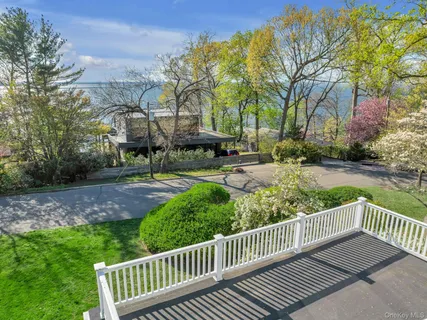 $1,399,000 | 11 Soundview Drive, Glen Cove, NY 11542