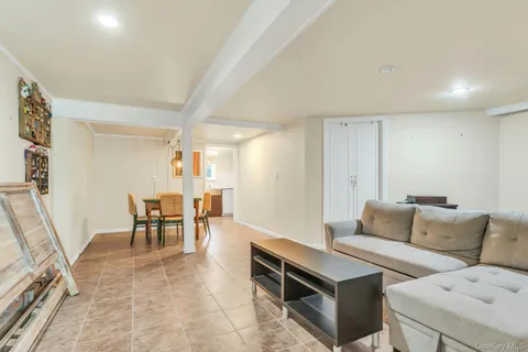 $1,399,000 | 11 Soundview Drive, Glen Cove, NY 11542