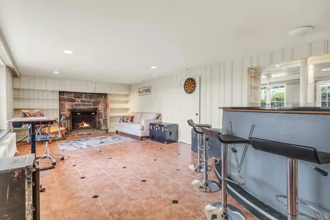 $1,399,000 | 11 Soundview Drive, Glen Cove, NY 11542