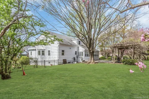 $1,399,000 | 11 Soundview Drive, Glen Cove, NY 11542