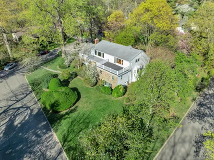 $1,399,000 | 11 Soundview Drive, Glen Cove, NY 11542