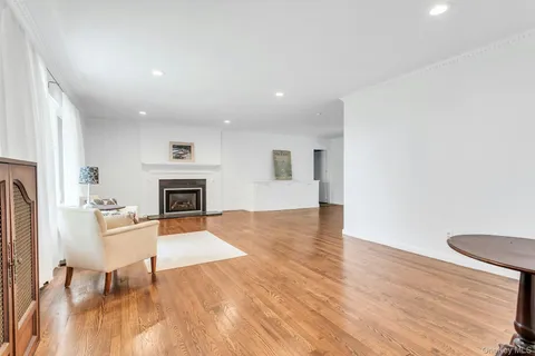 $1,399,000 | 11 Soundview Drive, Glen Cove, NY 11542