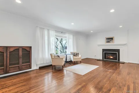 $1,399,000 | 11 Soundview Drive, Glen Cove, NY 11542