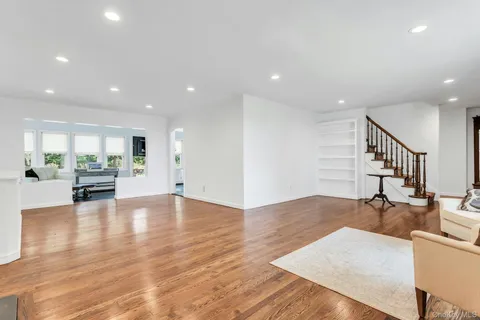 $1,399,000 | 11 Soundview Drive, Glen Cove, NY 11542