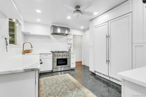 $1,399,000 | 11 Soundview Drive, Glen Cove, NY 11542