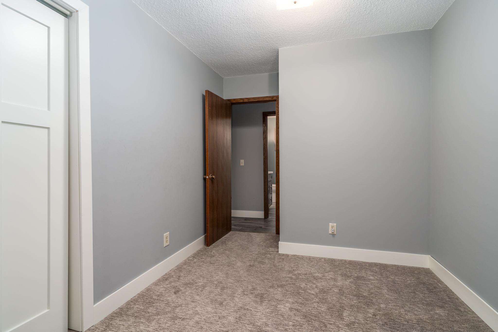 416 Crescent Avenue Crookston, MN 56716 - Photo 34 of 42