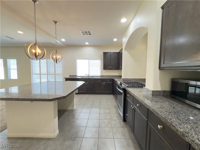 $2,699 | 10588 Parthenon Street, Las Vegas, NV 89183