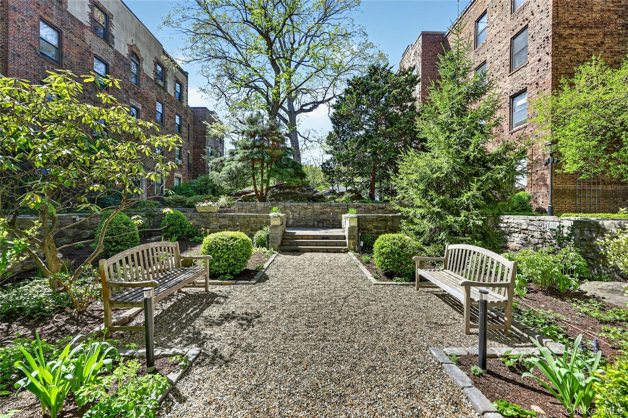 64 Sagamore Road, Unit D7 Bronxville, NY 10708 - Photo 3 of 20