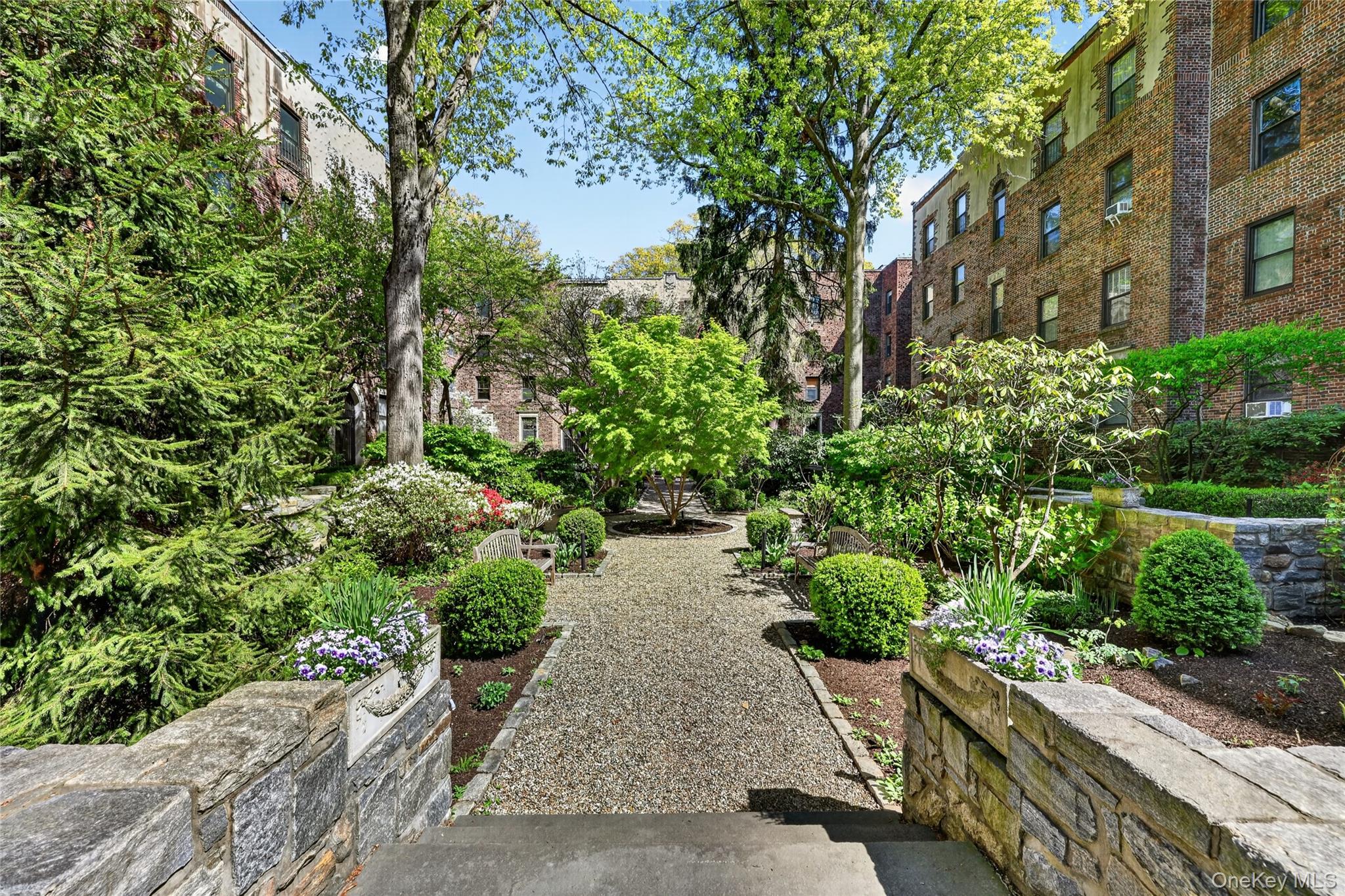 64 Sagamore Road, Unit D7 Bronxville, NY 10708 - Photo 4 of 20