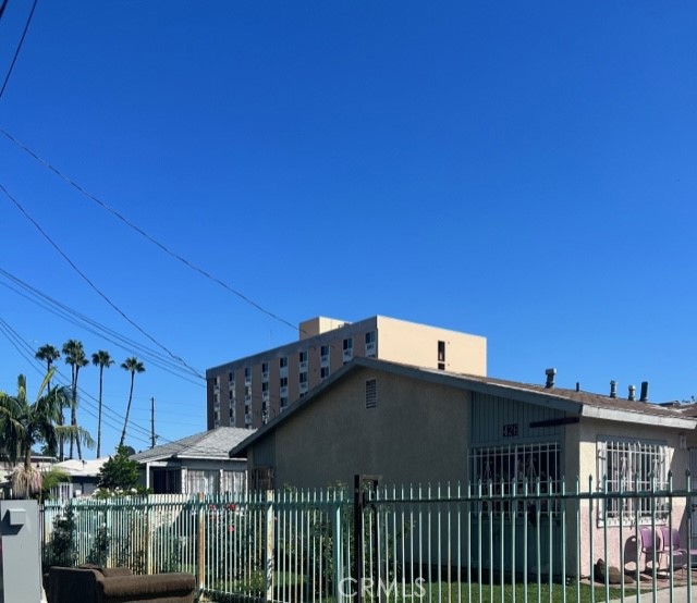 426 West Laurel Street Compton, CA 90220 - Photo 2 of 3