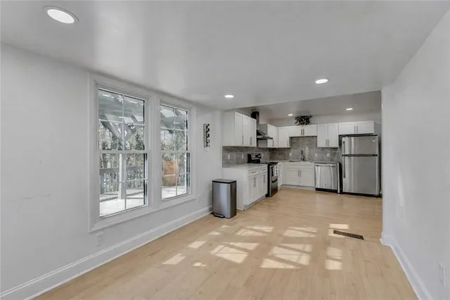 $3,000 | 525 Abernathy Road Northeast, Sandy Springs, GA 30328