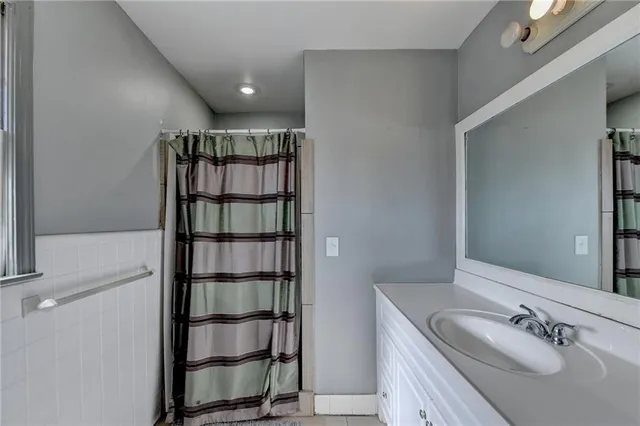 $3,000 | 525 Abernathy Road Northeast, Sandy Springs, GA 30328