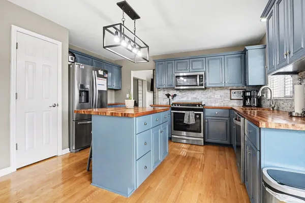 $439,900 | 24841 Vermette Road, Plainfield, IL 60585