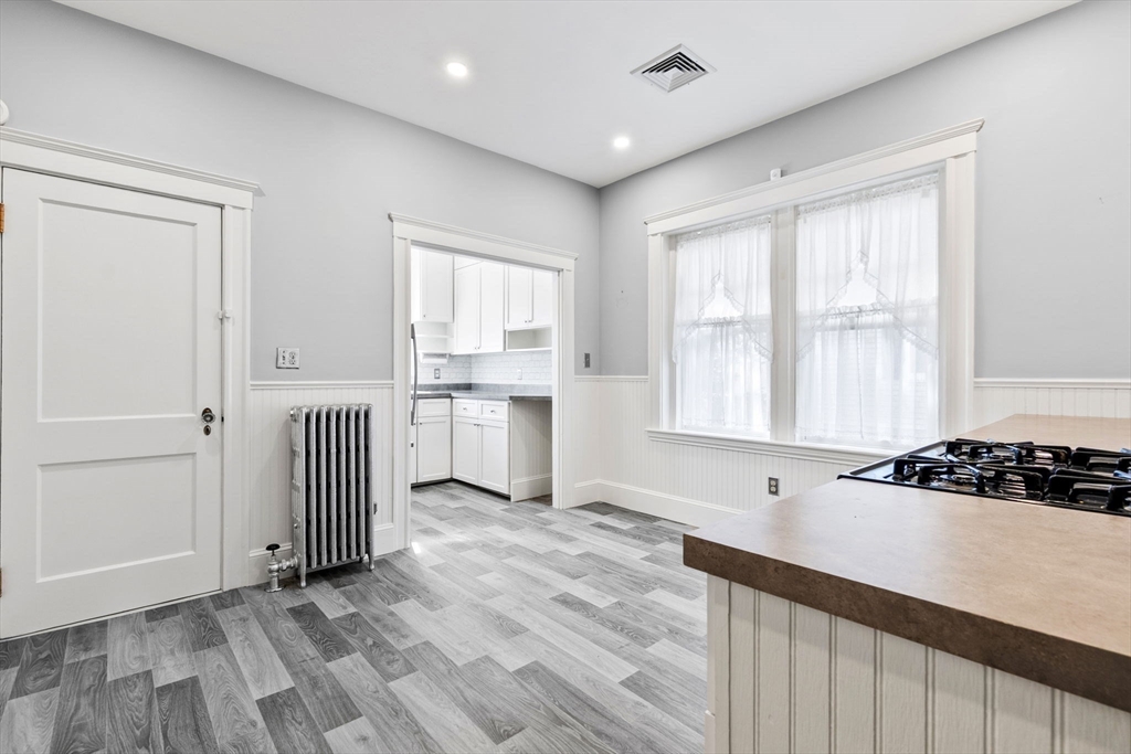 8 Newcastle Road Peabody, MA 01960 - Photo 16 of 38