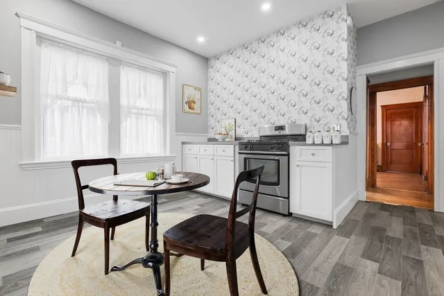 $582,500 | 8 Newcastle Road, Peabody, MA 01960