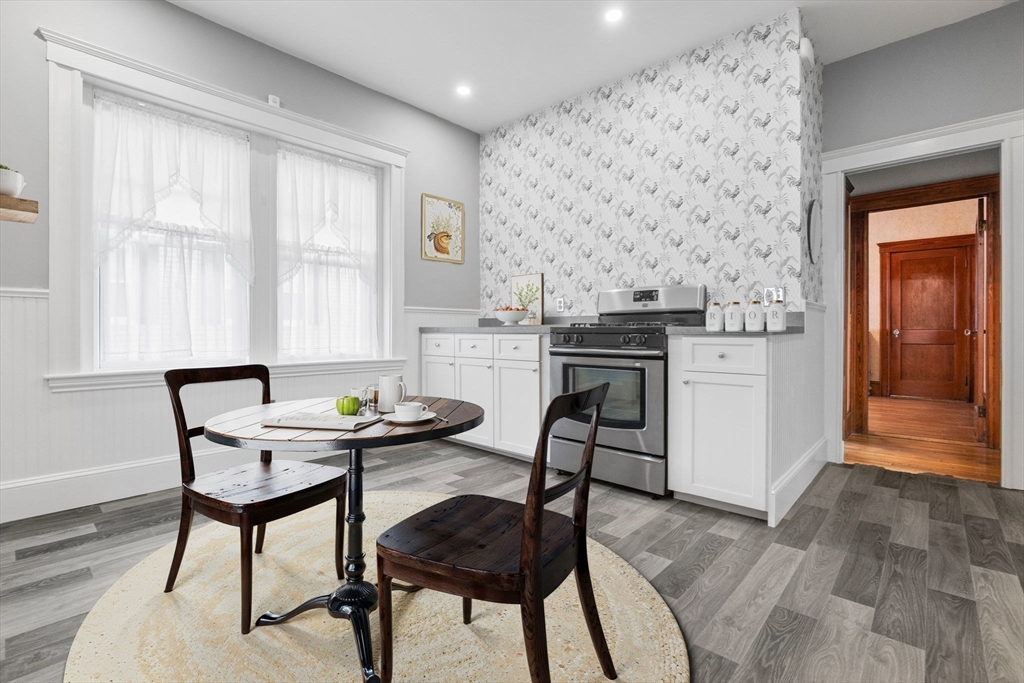 8 Newcastle Road Peabody, MA 01960 - Photo 17 of 38