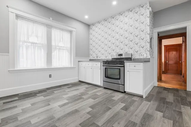 $582,500 | 8 Newcastle Road, Peabody, MA 01960