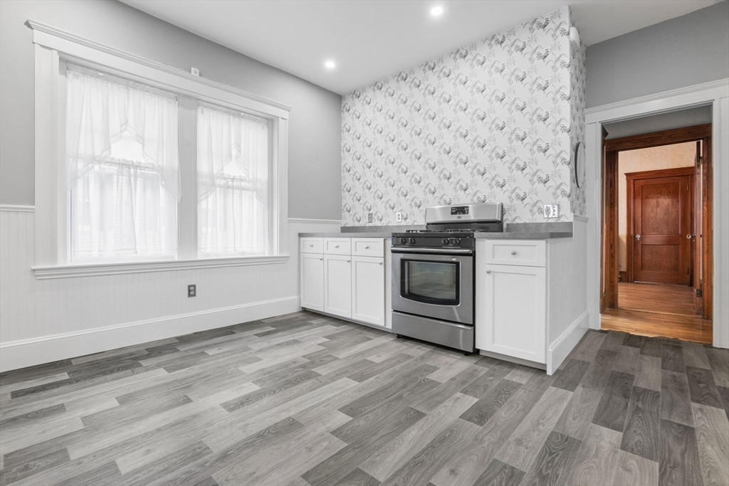 8 Newcastle Road Peabody, MA 01960 - Photo 18 of 38