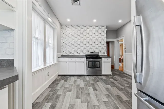 $582,500 | 8 Newcastle Road, Peabody, MA 01960