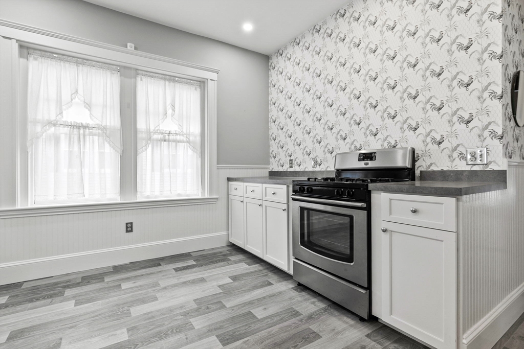 8 Newcastle Road Peabody, MA 01960 - Photo 23 of 38