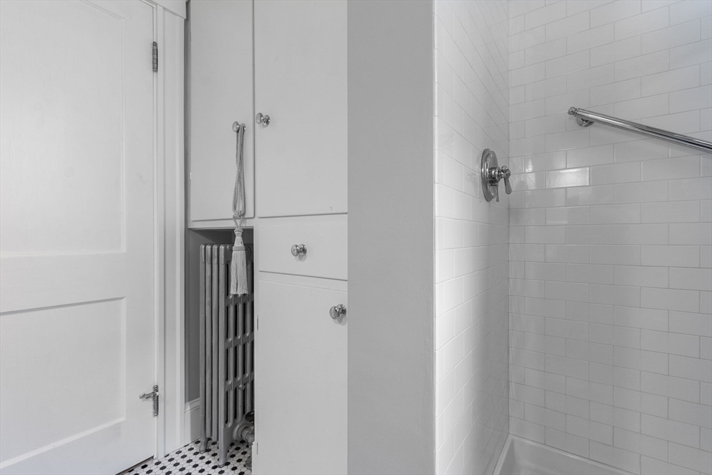 8 Newcastle Road Peabody, MA 01960 - Photo 32 of 38