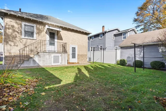 $582,500 | 8 Newcastle Road, Peabody, MA 01960