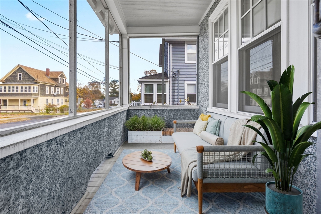 8 Newcastle Road Peabody, MA 01960 - Photo 5 of 38