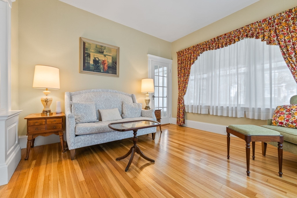 8 Newcastle Road Peabody, MA 01960 - Photo 10 of 38