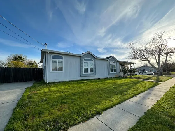 $2,495 | 318 Hickory Street, Roseville, CA 95678