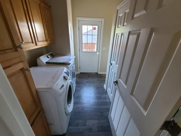$2,695 | 318 Hickory Street, Roseville, CA 95678