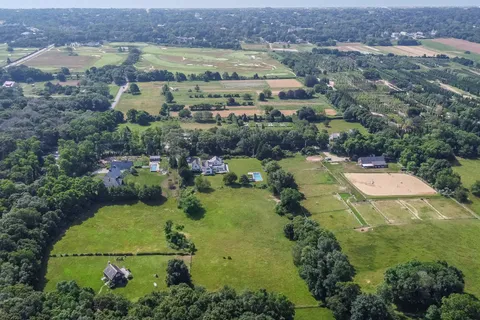 $25,000,000 | 1 Hamlin Lane, Amagansett, NY 11930