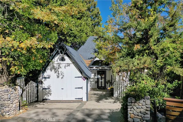 $1,300,000 | 197 Rocky Point Road, Lake Arrowhead, CA 92352