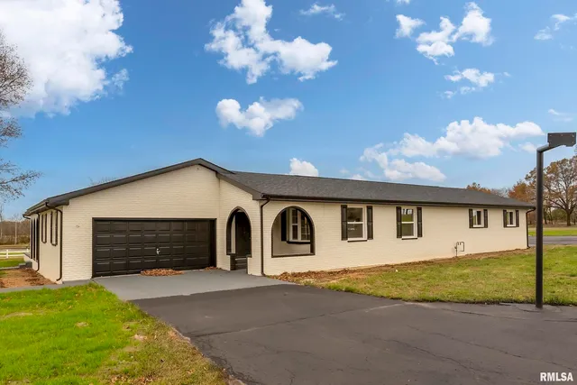 $195,000 | 7837 Highway 37, Benton, IL 62812