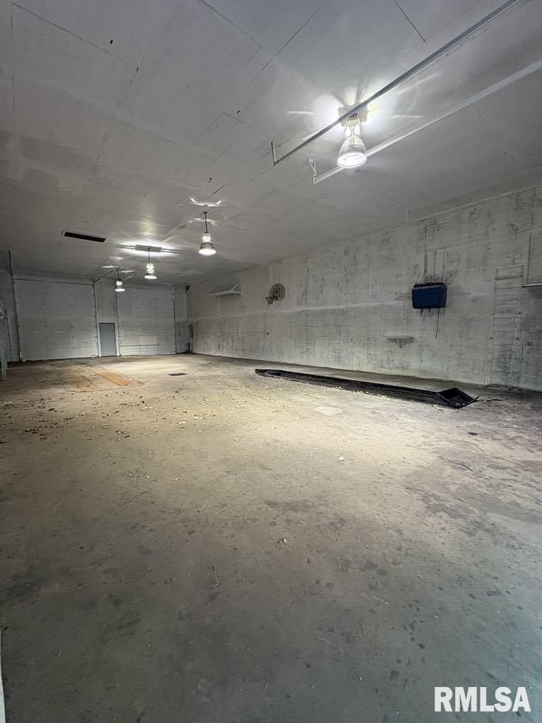 7837 Highway 37 Benton, IL 62812 - Photo 31 of 37 a view of an empty room