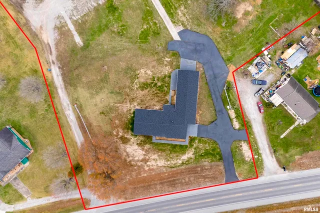 $195,000 | 7837 Highway 37, Benton, IL 62812