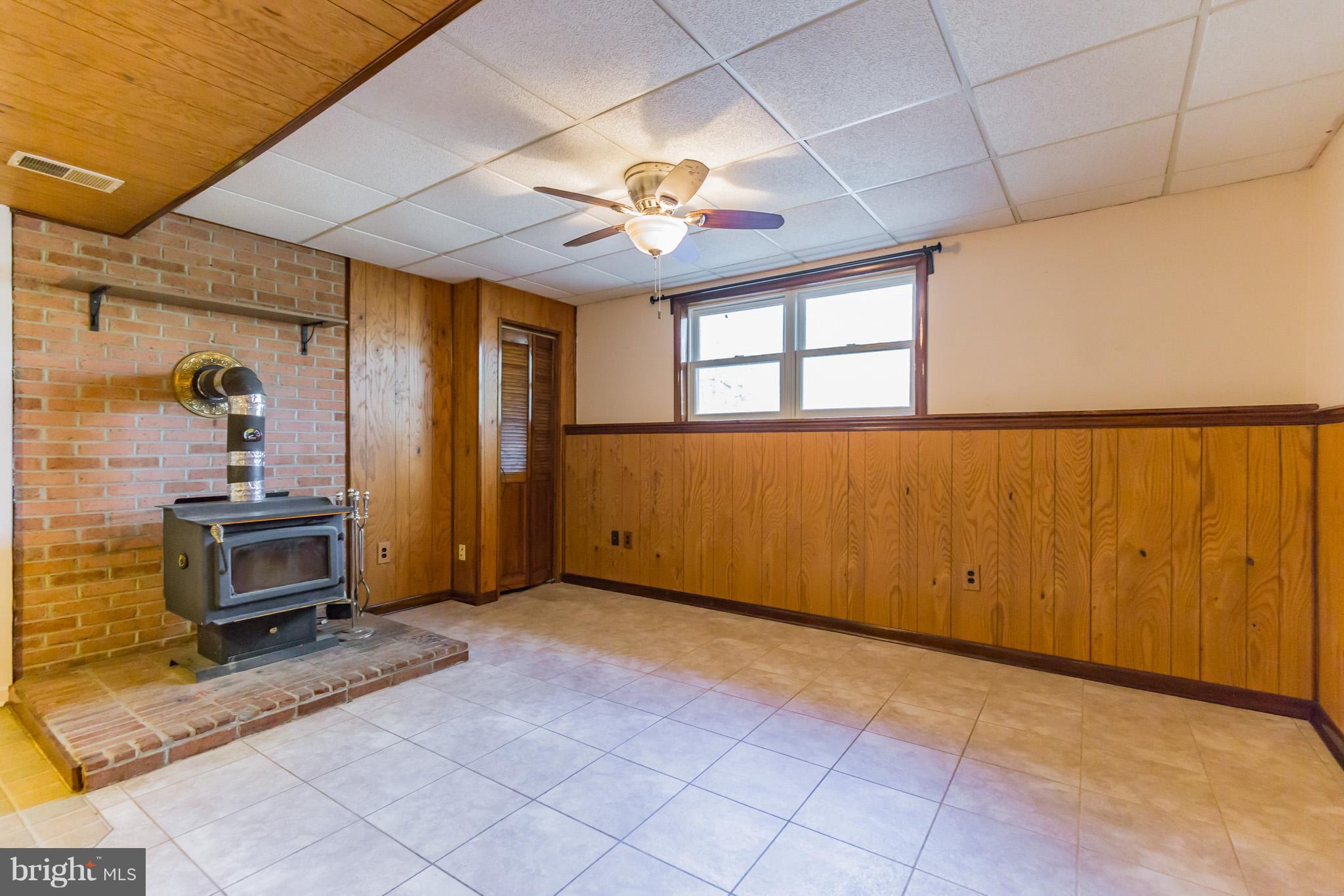 3431 Allday Road Huntingtown, MD 20639 - Photo 21 of 30 Family Room