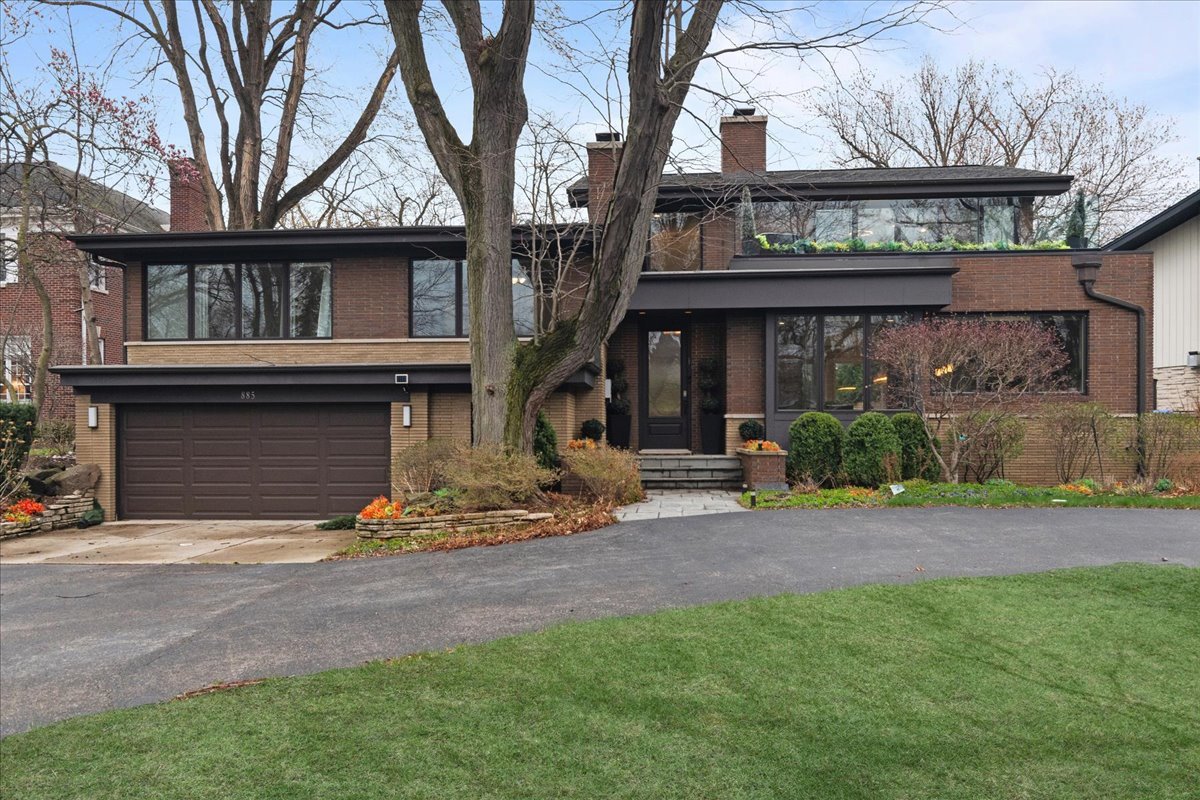 885 Oak Drive Glencoe, IL 60022 - Photo 1 of 35