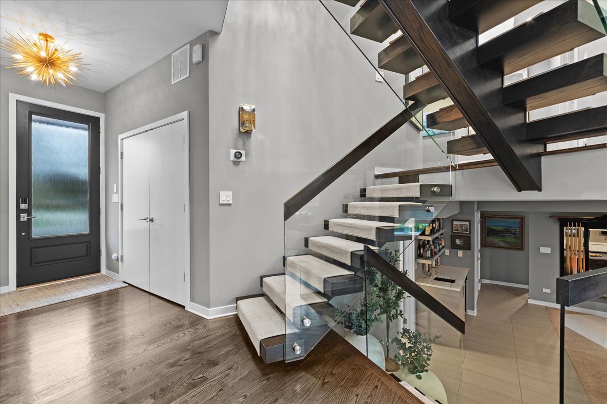 885 Oak Drive Glencoe, IL 60022 - Photo 3 of 35