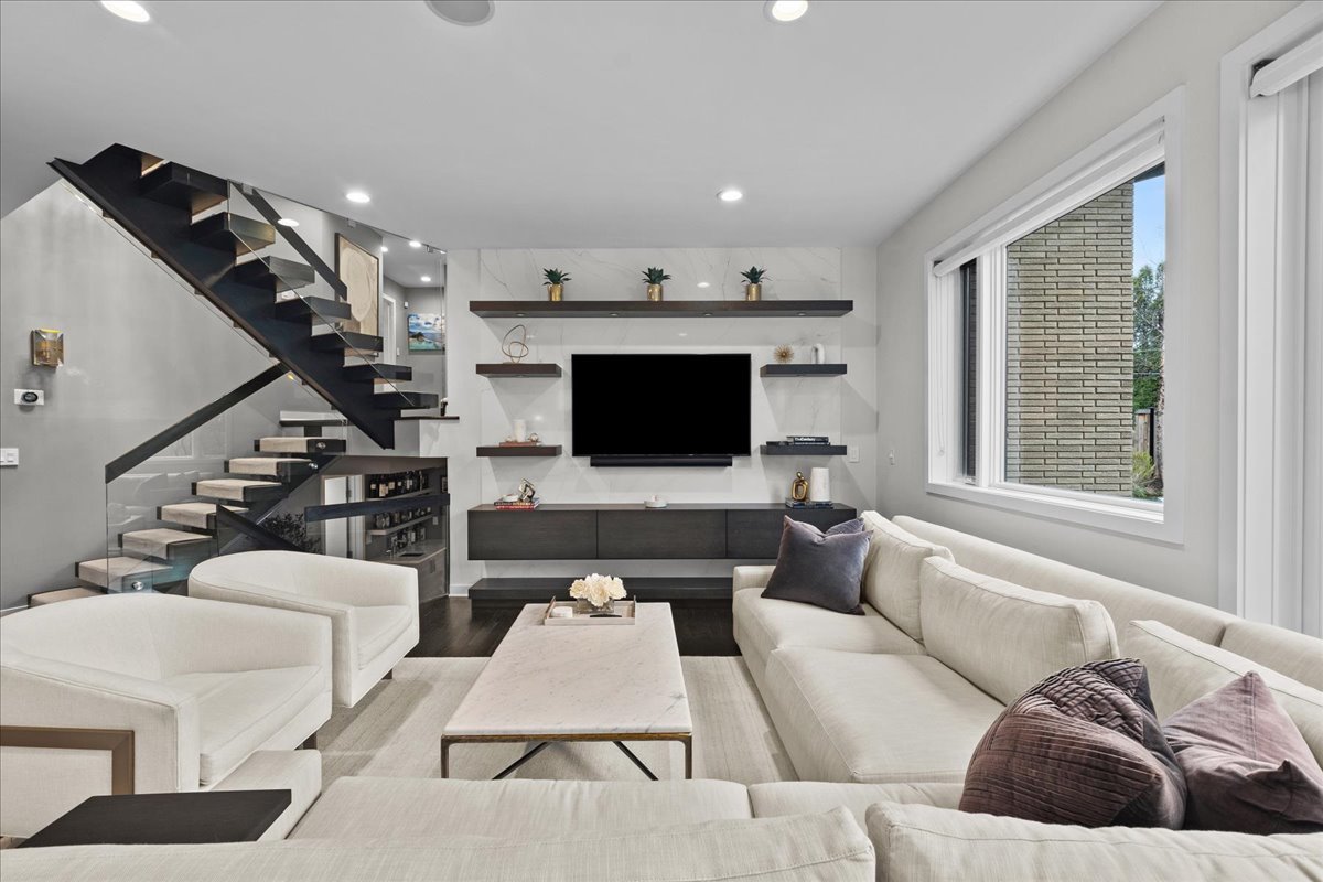 885 Oak Drive Glencoe, IL 60022 - Photo 7 of 35