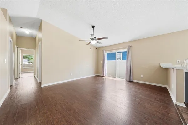 $2,100 | 2727 Mayer Street, Orlando, FL 32806