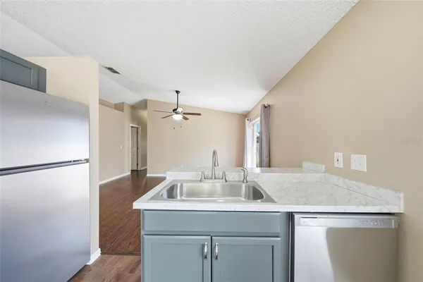 $2,100 | 2727 Mayer Street, Orlando, FL 32806