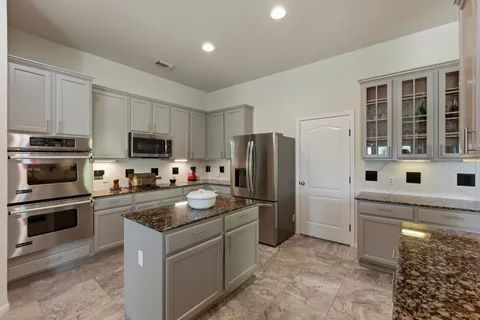 $985,000 | 4705 Foster Ranch Road, Austin, TX 78735