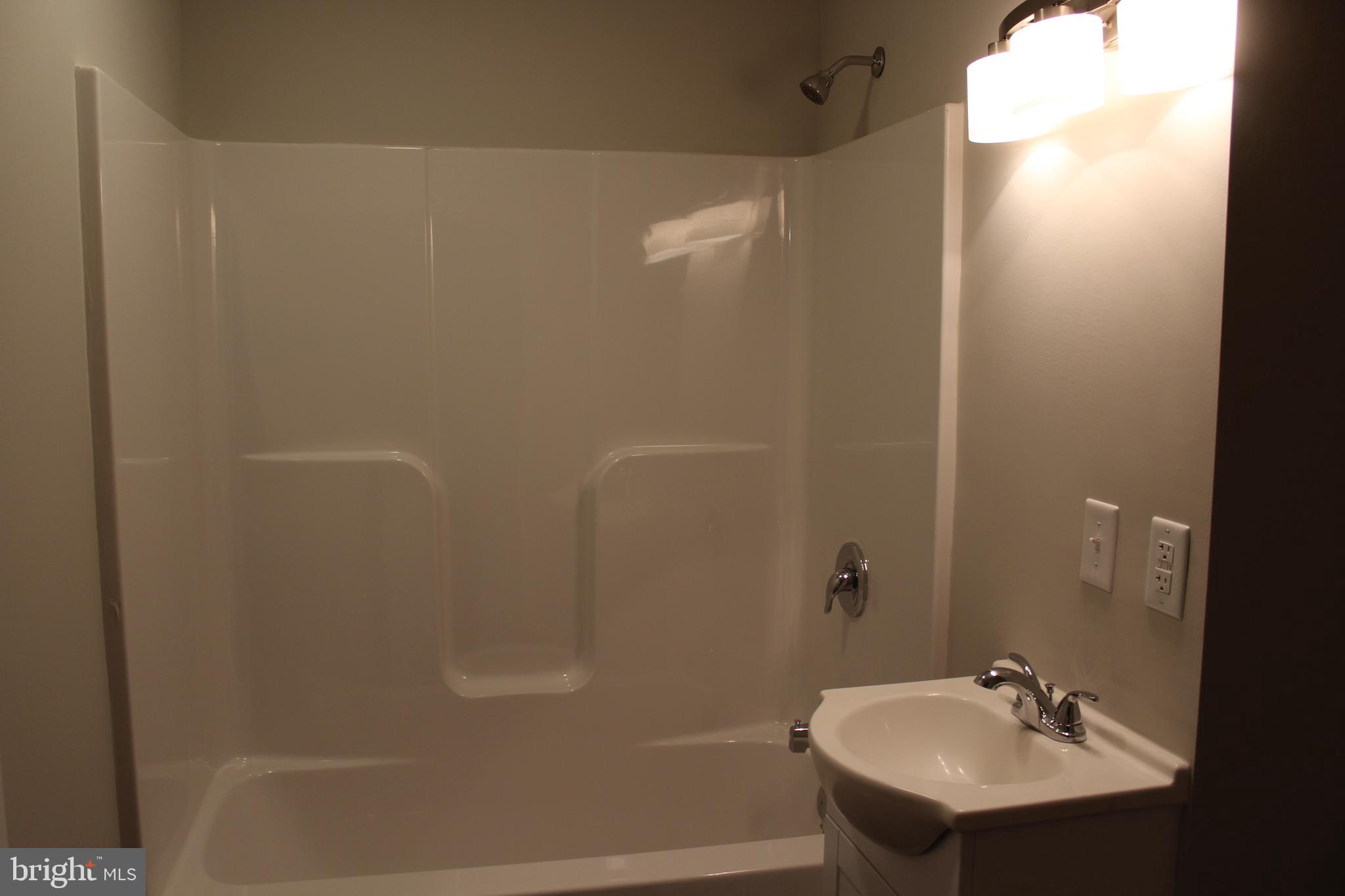 7472 Sumerduck Road Remington, VA 22734 - Photo 13 of 17 Bath