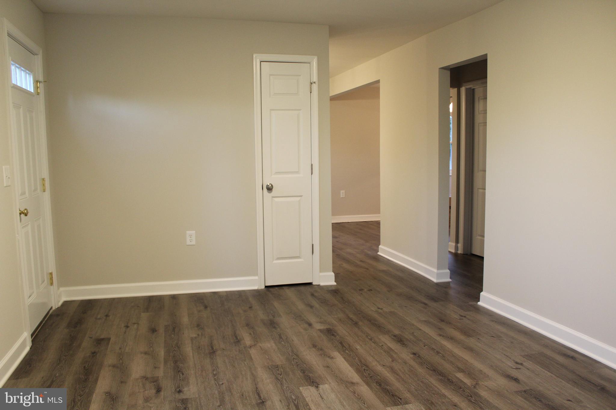 7472 Sumerduck Road Remington, VA 22734 - Photo 7 of 17 Living room