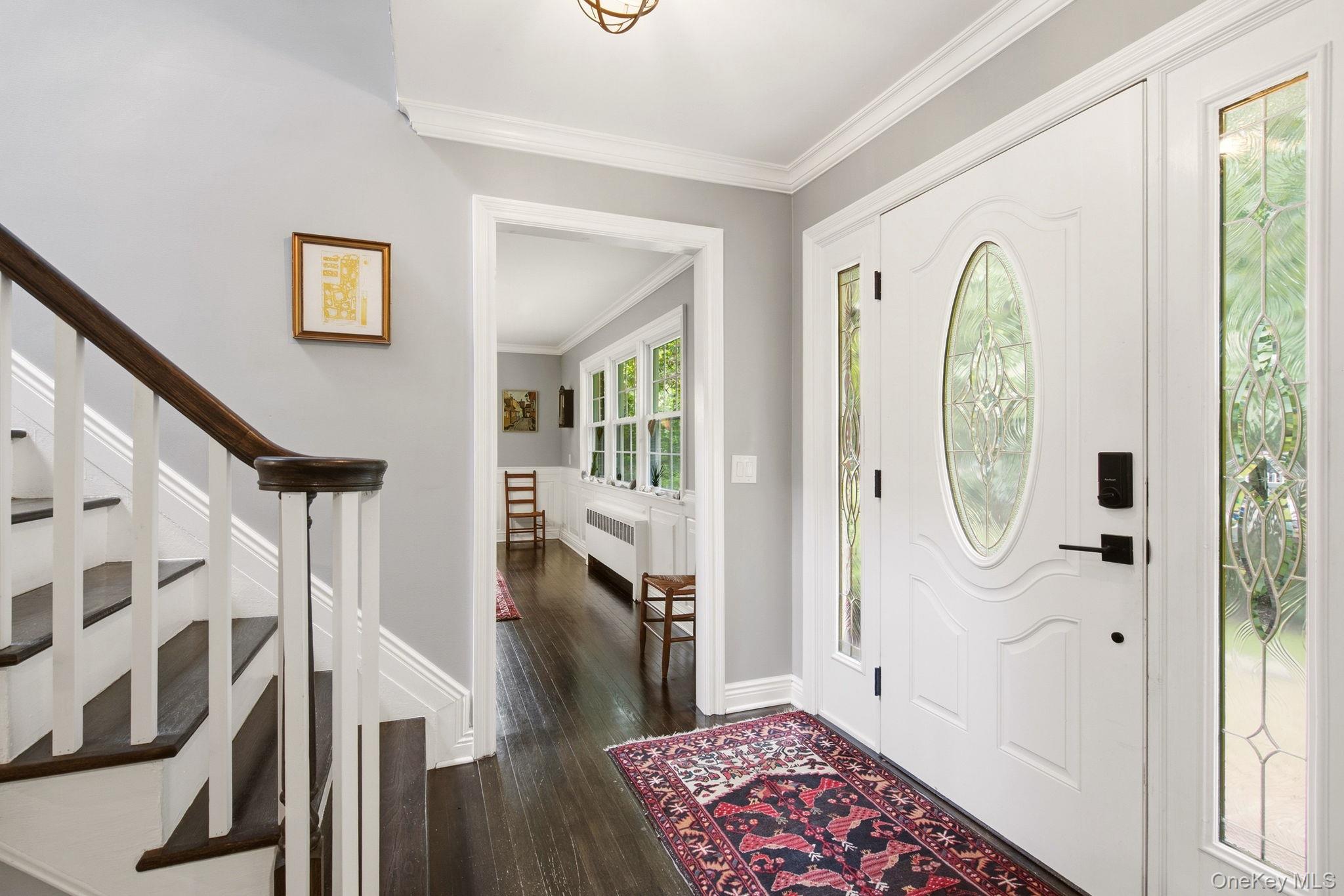 88 Little Neck Road Centerport, NY 11721 - Photo 5 of 33 Gallery Image 5