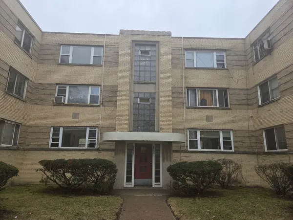 $85,000 | 2055 East 72nd Street, Unit 1W, Chicago, IL 60649