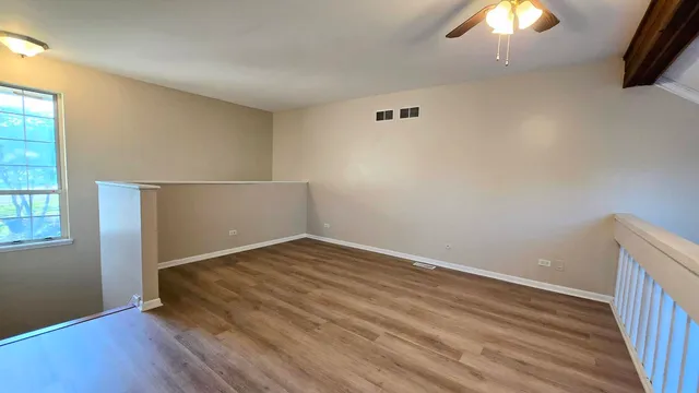 $1,950 | 963 Taylor Drive, Gurnee, IL 60031