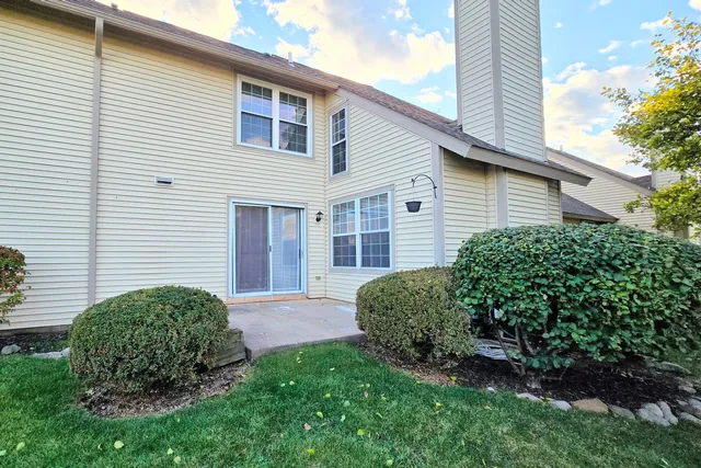 $1,950 | 963 Taylor Drive, Gurnee, IL 60031