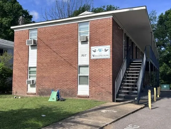 $589,000 | 957 South Wellington Street, Memphis, TN 38126